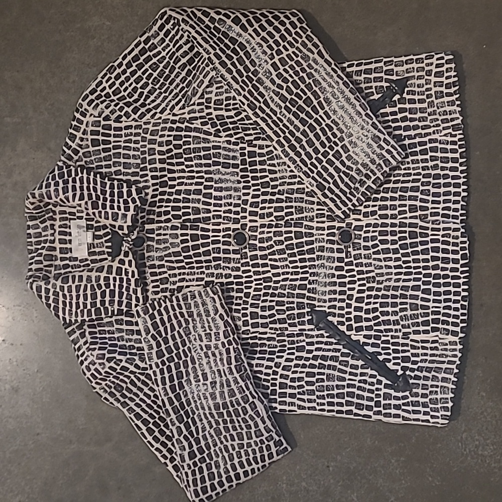ERIN LONDON BLACK AND WHITE ANIMAL PRINT JACKET